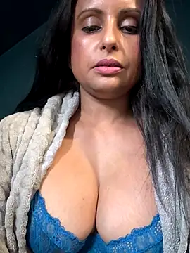 Angelaarayexx online show from 10-15-25, 12:02