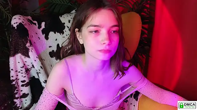 Snapshot of Evi_Brook chatting on 02-19-26, 05:43 Evi Brook online show from 02-19-26, 05:43