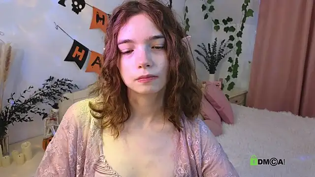 Evi Brook online show from 10-22-25, 01:43