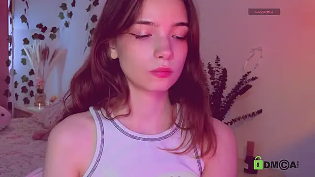 Snapshot of Evi_Brook chatting on 07-21-26, 10:05 Evi Brook online show from 07-21-26, 10:05