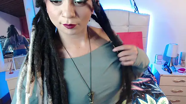 elapetitie online show from 11-13-25, 05:44