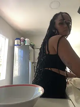 Samara Hadi  online show from 10-28-25, 05:45