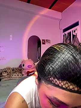 Snapshot of emilysofiia chatting on 09-18-25, 11:08 emilysofiia online show from 09-18-25, 11:08