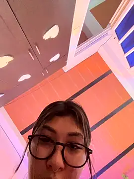 Snapshot of emilysofiia chatting on 10-04-25, 08:54 emilysofiia online show from 10-04-25, 08:54