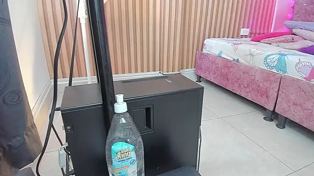 Mila grace  online show from 11-17-25, 06:23