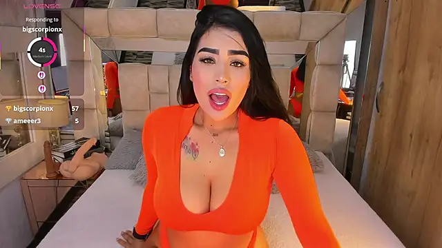 Snapshot of MaddyGray_ chatting on 10-02-25, 07:06 MaddyGray  online show from 10-02-25, 07:06