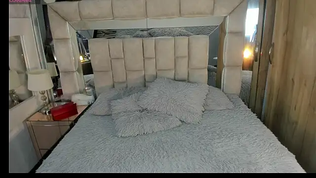 MaddyGray  online show from 11-06-25, 07:07