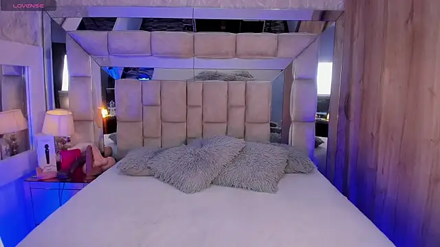 MaddyGray  online show from 11-11-25, 07:08