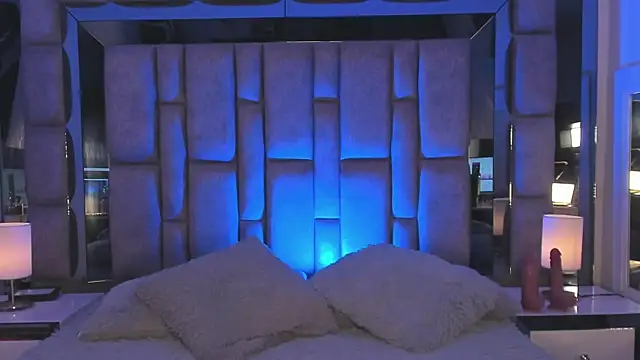 MaddyGray  online show from 01-10-26, 06:14