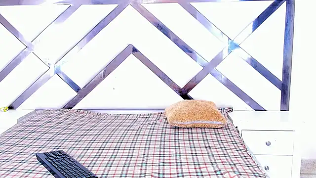 LadyandMaverick online show from 12-15-25, 03:23