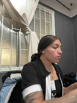 Alyha Cortes online show from 02-04-26, 01:17