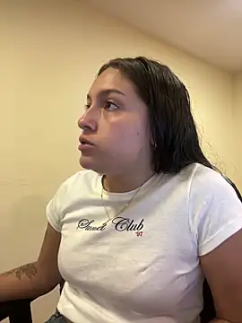 Alyha Cortes online show from 04-15-26, 01:59