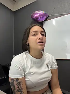 Alyha Cortes online show from 02-20-26, 01:35