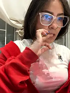 Alyha Cortes online show from 11-15-25, 12:36