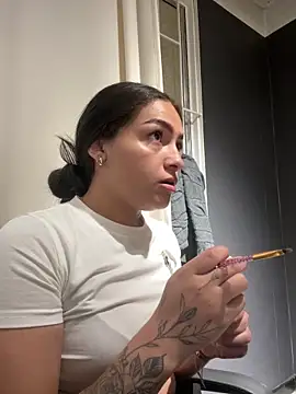 Alyha Cortes online show from 12-01-25, 01:45