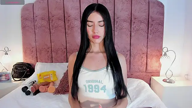 Snapshot of ValeskaZuev1 chatting on 09-26-25, 07:32 ValeskaZuev1 online show from 09-26-25, 07:32