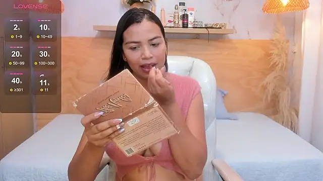 Snapshot of Artemisa08 chatting on 02-18-26, 07:21 Artemisa08 online show from 02-18-26, 07:21