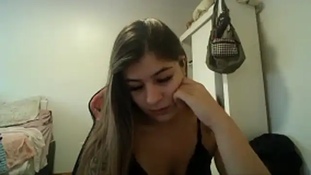 Snapshot of Becca_B chatting on 02-04-26, 05:30 Becca B online show from 02-04-26, 05:30