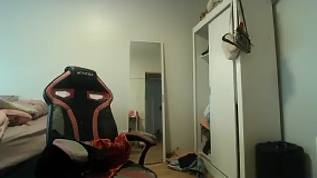 Snapshot of Becca_B chatting on 02-03-26, 04:56 Becca B online show from 02-03-26, 04:56