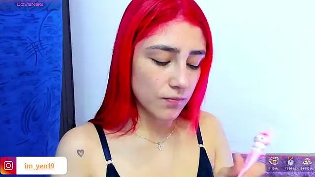 Snapshot of adahraa_younng chatting on 10-24-25, 10:31 adahraa younng online show from 10-24-25, 10:31