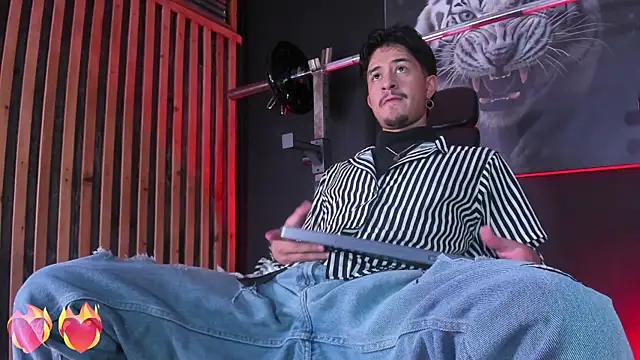 DimitriDeluxe online show from 11-03-25, 08:12