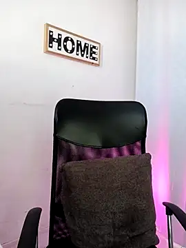 kim7  online show from 11-17-25, 02:43