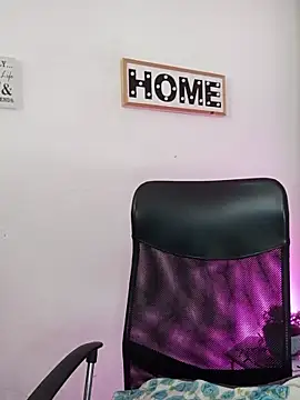 kim7  online show from 12-16-25, 02:21