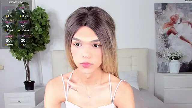 MadonnaRossi online show from 04-09-26, 02:01