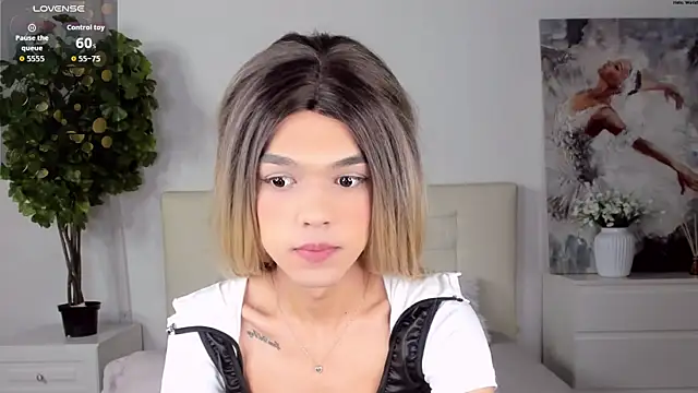 MadonnaRossi online show from 04-10-26, 10:06