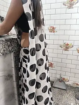Snapshot of Shalu_G chatting on 05-28-26, 02:52 Shalu G online show from 05-28-26, 02:52