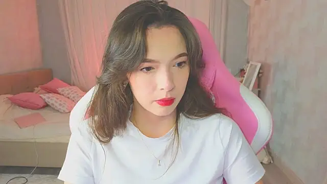 Snapshot of yuna_sunshy chatting on 10-16-25, 11:46 yuna sunshy online show from 10-16-25, 11:46