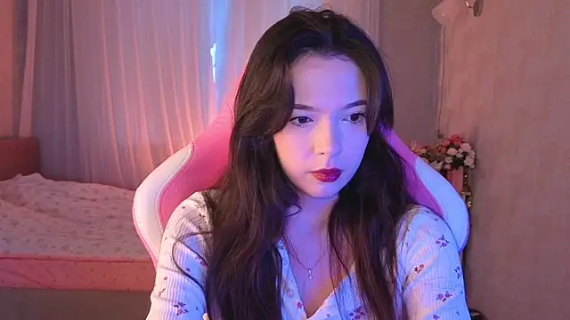 Snapshot of yuna_sunshy chatting on 04-21-26, 02:47 yuna sunshy online show from 04-21-26, 02:47
