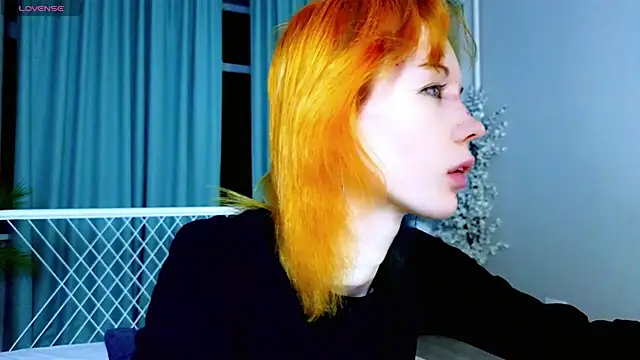 Snapshot of Kiara_Dream chatting on 06-26-26, 09:42 Kiara Dream online show from 06-26-26, 09:42