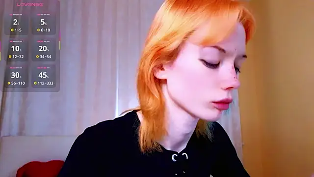 Snapshot of Kiara_Dream chatting on 06-14-26, 02:46 Kiara Dream online show from 06-14-26, 02:46