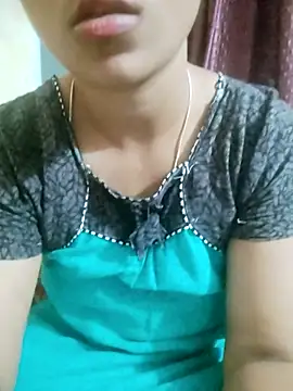 Snapshot of Varsha21 chatting on 02-18-26, 11:28 Varsha21 online show from 02-18-26, 11:28