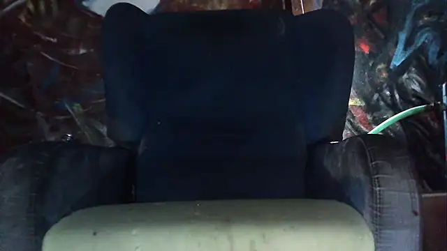 Snapshot of lovehairymature90 chatting on 10-10-25, 10:32 lovehairymature90 online show from 10-10-25, 10:32