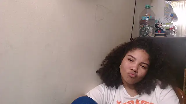 Snapshot of madelene chatting on 06-06-26, 12:38 madelene online show from 06-06-26, 12:38
