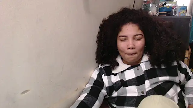 Snapshot of madelene chatting on 06-10-26, 03:52 madelene online show from 06-10-26, 03:52