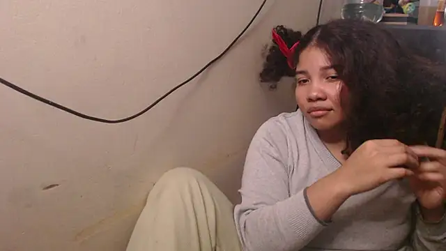 Snapshot of madelene chatting on 05-27-26, 04:20 madelene online show from 05-27-26, 04:20