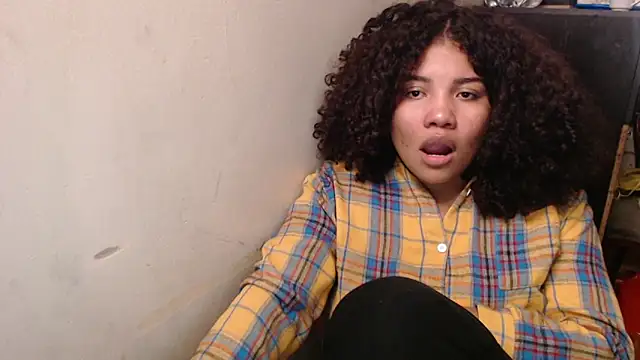 Snapshot of madelene chatting on 05-29-26, 04:18 madelene online show from 05-29-26, 04:18