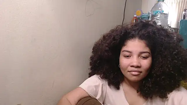 Snapshot of madelene chatting on 06-05-26, 03:00 madelene online show from 06-05-26, 03:00
