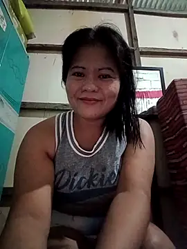 Snapshot of DignaRocero chatting on 10-11-25, 08:37 DignaRocero online show from 10-11-25, 08:37