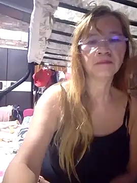 Snapshot of SexyHottMom chatting on 09-20-25, 10:48 SexyHottMom online show from 09-20-25, 10:48