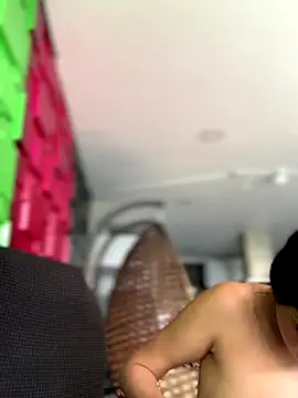 Snapshot of Linda_LS chatting on 09-18-25, 01:47 Linda LS online show from 09-18-25, 01:47