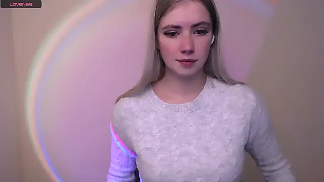 Snapshot of AliceHotty_ chatting on 10-20-25, 11:33 AliceHotty online show from 10-20-25, 11:33