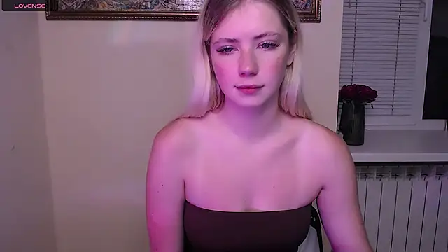 Snapshot of AliceHotty_ chatting on 10-06-25, 07:53 AliceHotty online show from 10-06-25, 07:53
