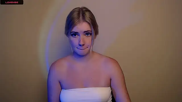 AliceHotty  online show from 10-28-25, 01:54