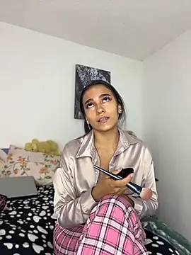 MiaRousexxx  online show from 04-14-26, 10:59