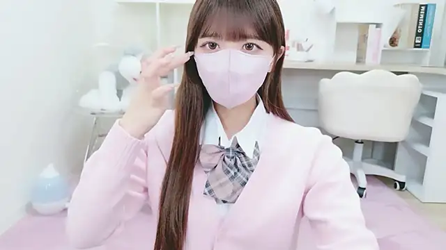 Reina Fcup online show from 11-14-25, 12:42