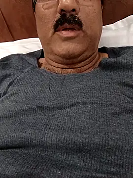 moonflower25 online show from 12-17-25, 05:18